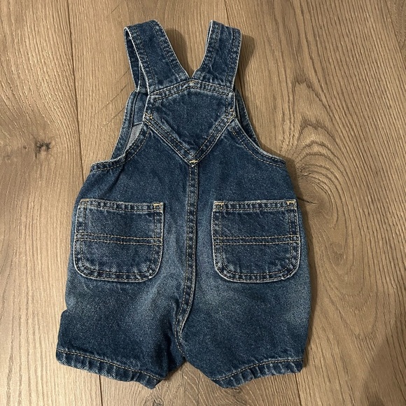 Baby Old Navy Jean short overalls. Size 0-3 months - Picture 2 of 4